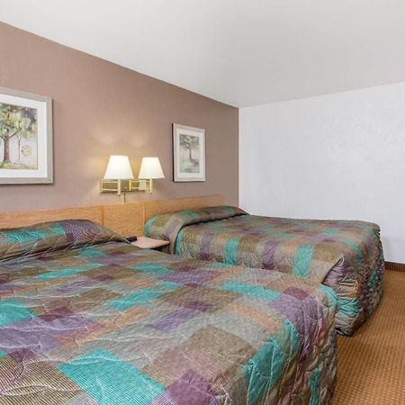 Super 8 By Wyndham Lacey Olympia Area Экстерьер фото