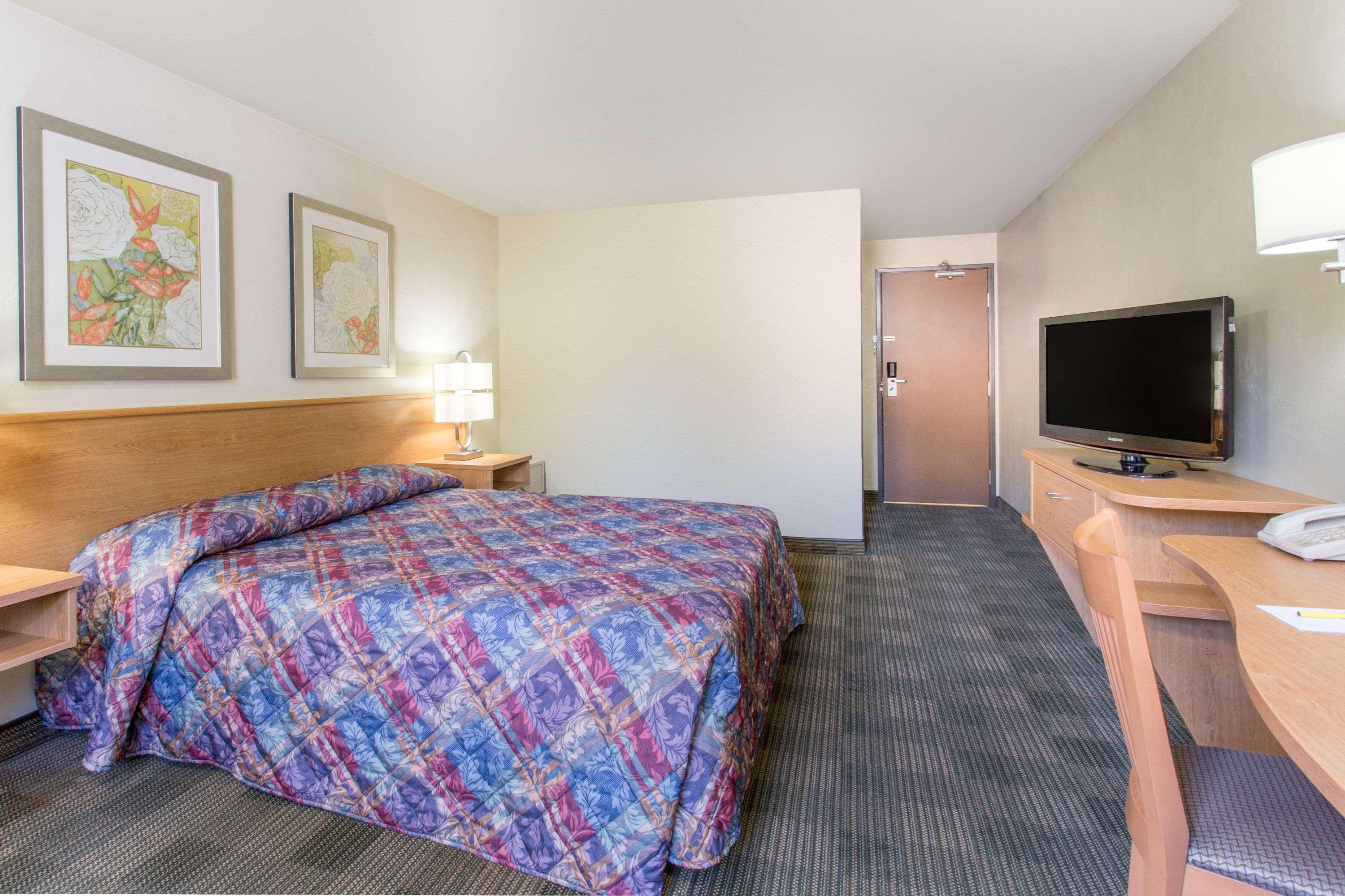 Super 8 By Wyndham Lacey Olympia Area Экстерьер фото
