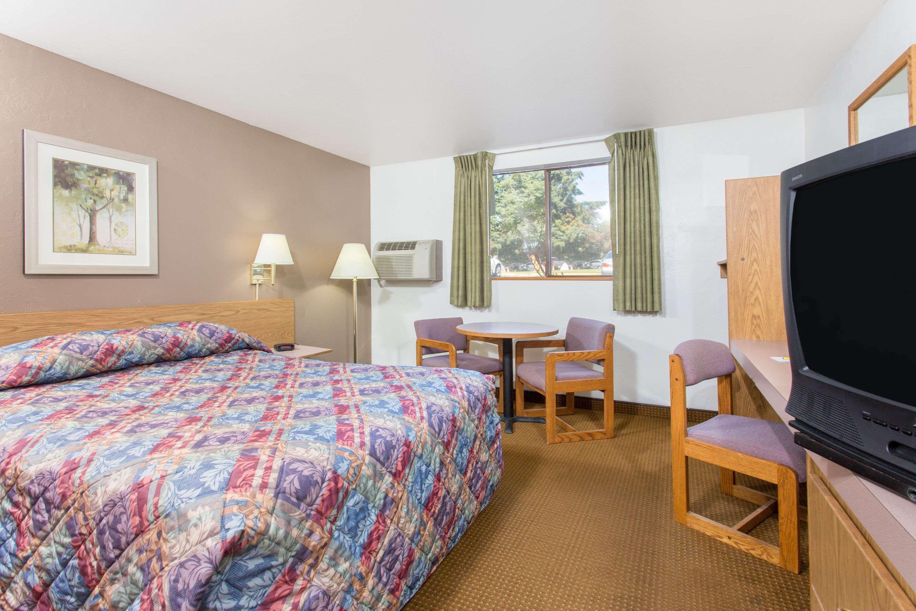Super 8 By Wyndham Lacey Olympia Area Экстерьер фото