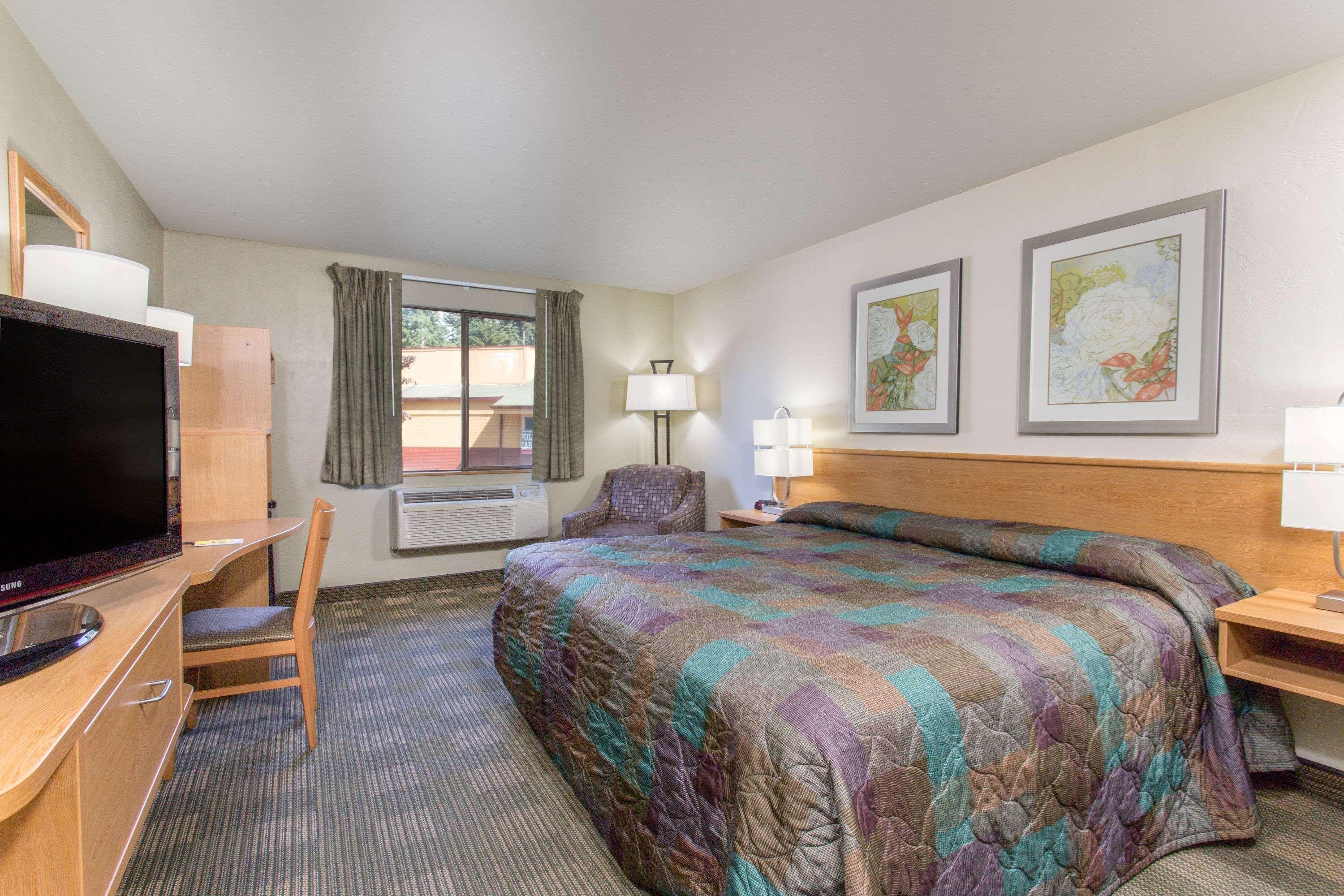 Super 8 By Wyndham Lacey Olympia Area Экстерьер фото