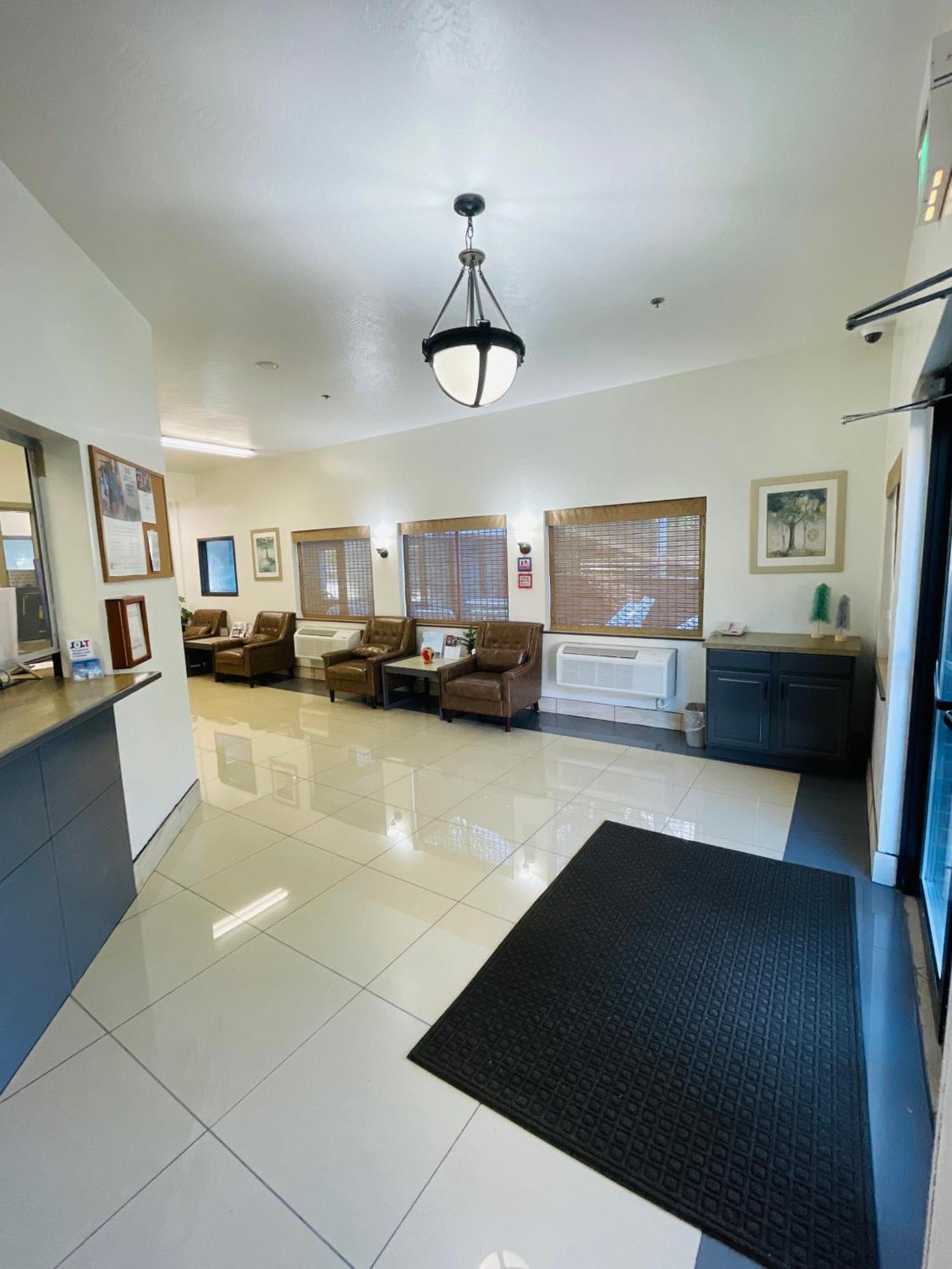 Super 8 By Wyndham Lacey Olympia Area Экстерьер фото