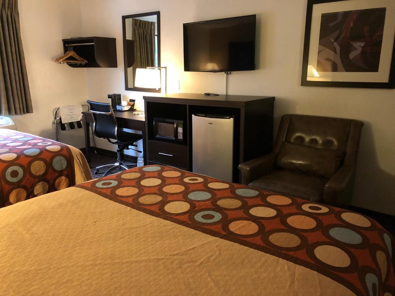 Super 8 By Wyndham Lacey Olympia Area Экстерьер фото